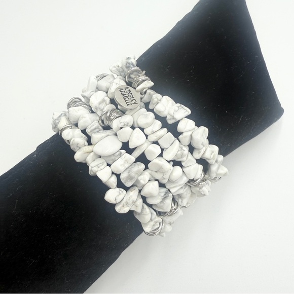 Kinsley Armelle White Howlite Gemstone Chip Stretch Bracelet-5 piece set - Picture 5 of 8